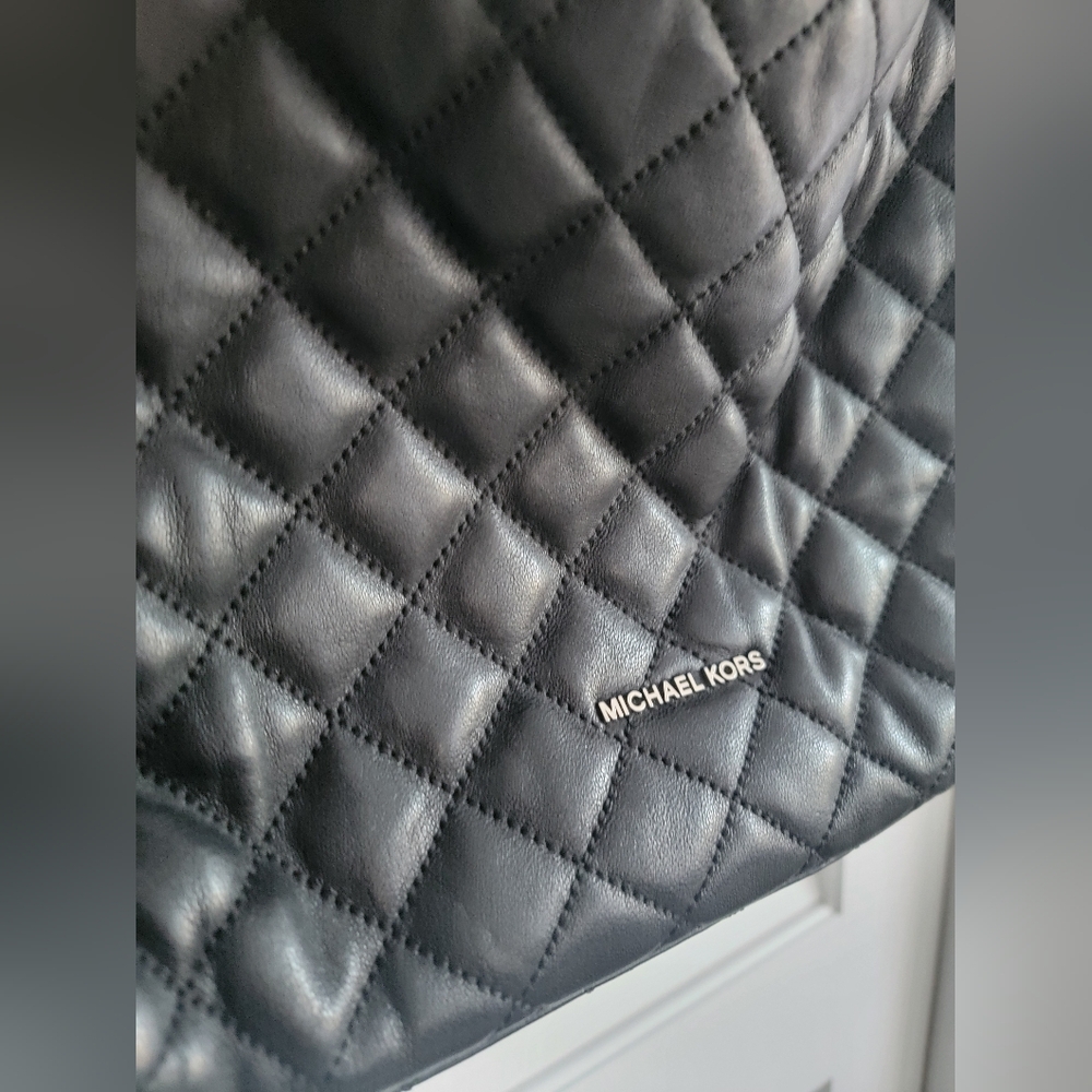Michael Kors black quilted leather shoulder satchel - Picture 2 of 14